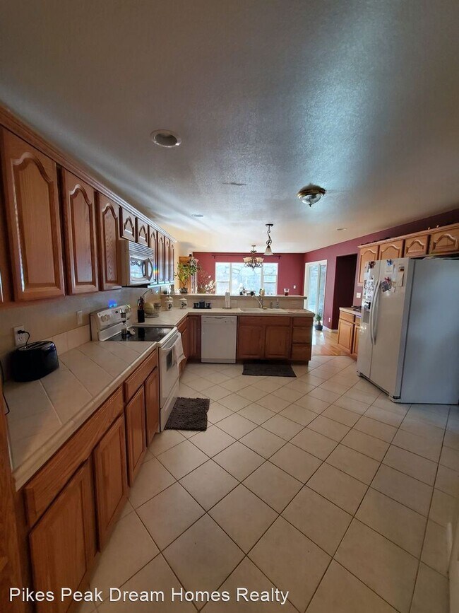 Building Photo - 3 br, 3 bath House - 2246 Palm Drive