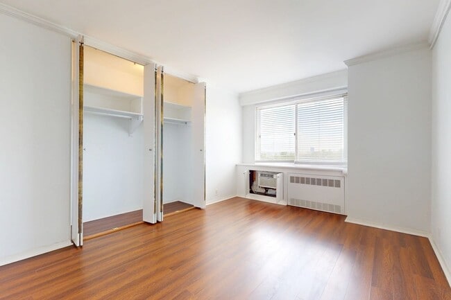 Interior Photo - Dorchester