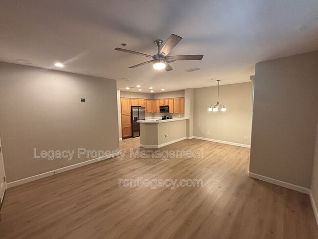 Building Photo - 108 Esplanade Cir