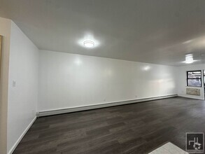 Building Photo - NEWLY RENOVATED 3-BEDROOM HOME IN CORONA, ...