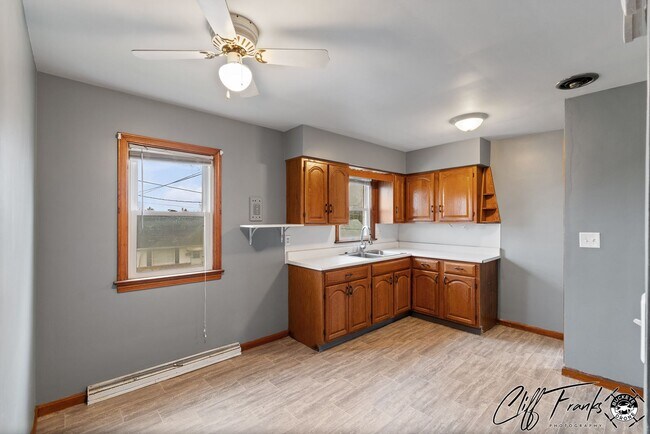 Building Photo - 3 Bed 1 Bath House for Rent in NE Canton