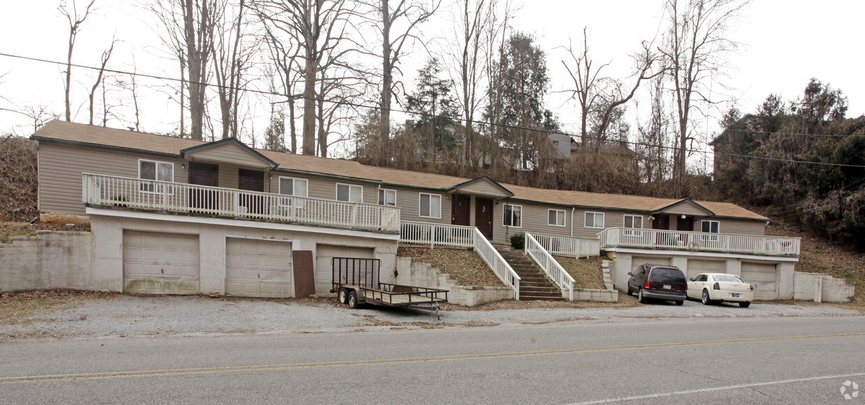 Building Photo - 5705 Fountain Rd