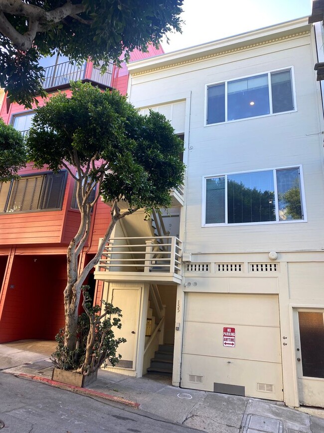 Building Photo - 155 Pfeiffer St