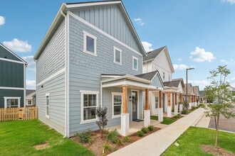 Building Photo - Magnolia Row
