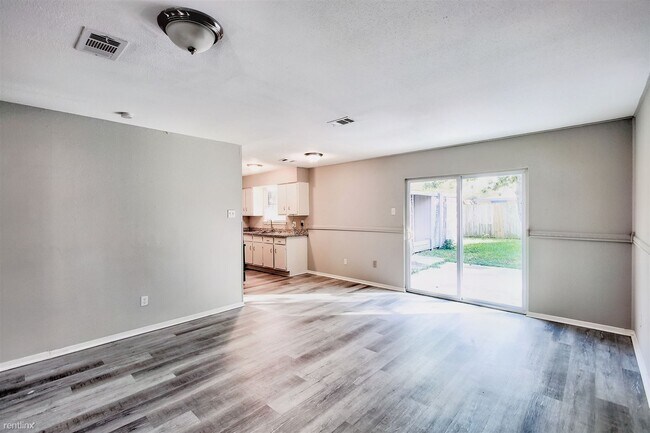 Building Photo - 3 br, 1.5 bath House - 12919 S Coast Dr