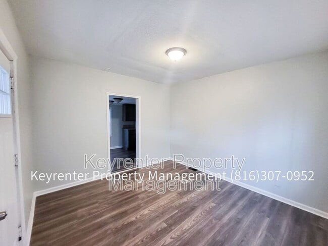 Building Photo - 8115 Highland Ave