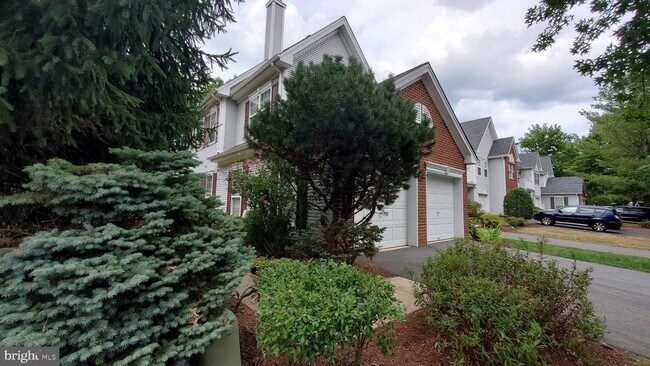 Foto del edificio - 101 Treymore Ct