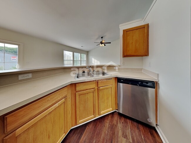 Foto del edificio - 218 Bellport Dr
