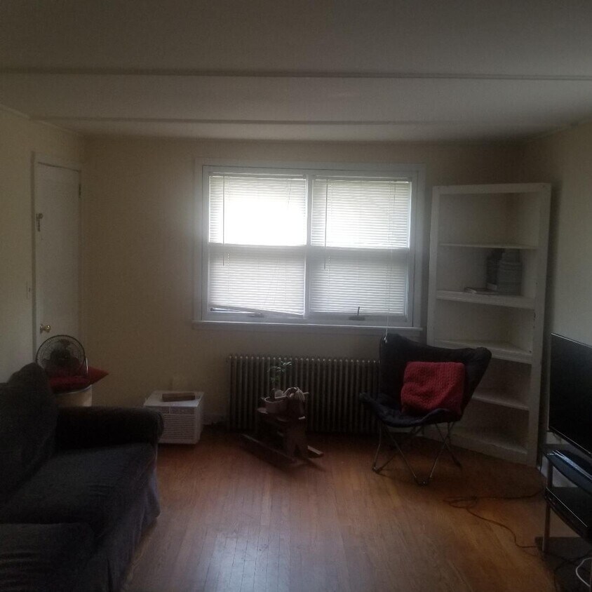 Primary Photo - 2 Hasbrouck Ave