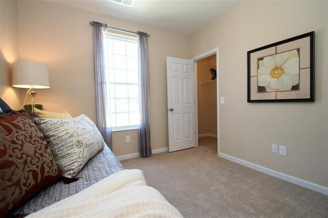 Foto del edificio - 125 Woodside Park Dr