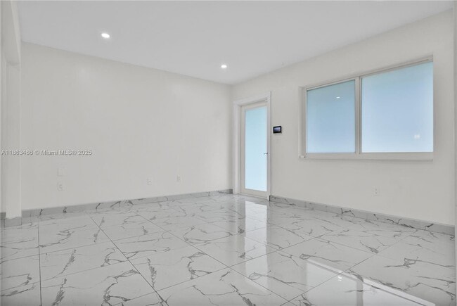 Foto del edificio - 820 NW 31st Ave