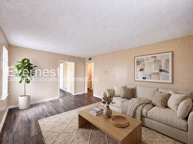 Foto del edificio - 3669 Hillbrook Rd