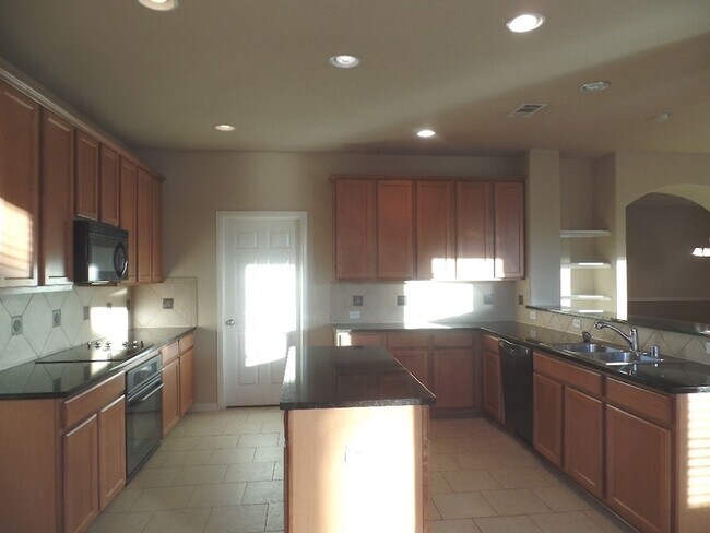 Foto del edificio - 7213 Middleburg Dr