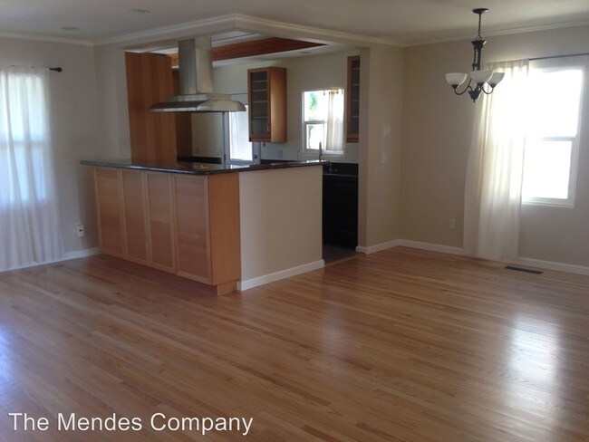 Building Photo - 3 br, 2 bath House - 811 Van Nuys Street