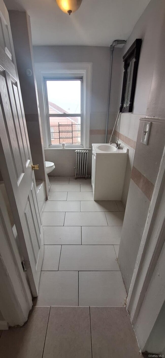 Building Photo - 3-29 Beach 29th St