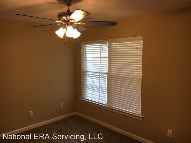 Building Photo - 3 br, 2 bath House - 121 Breckenridge Pointe