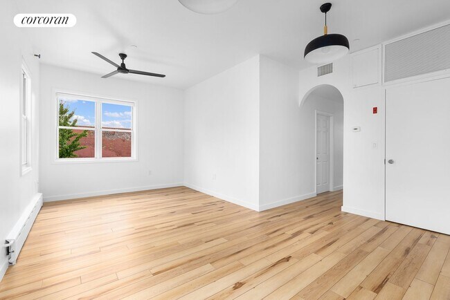 Building Photo - 463 Degraw St