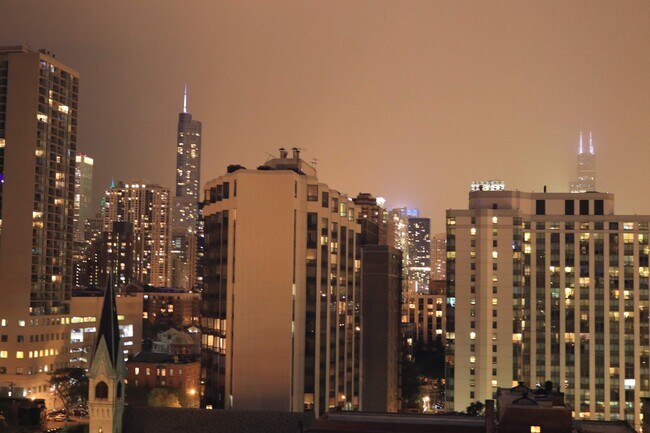 Foto del edificio - 1212N N La Salle Dr