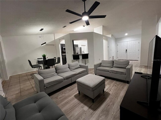 Building Photo - 6042 Brookhill Cir