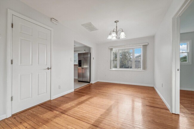 Foto del edificio - 6512 Smith Ave