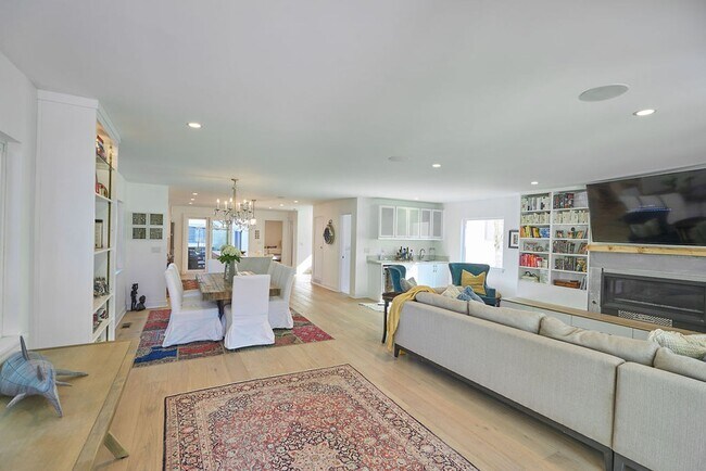 Building Photo - Spend the Holiday in Style | Fully Furnish...