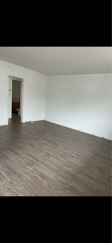 Foto del edificio - 3110 Livonia Ave