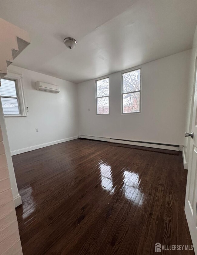 Foto del edificio - 410 Chadwick Ave