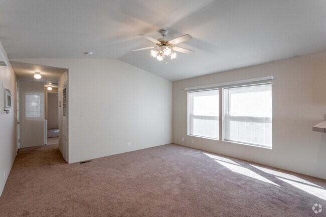 2HAB, 1BA - 900 ft² - Spring Creek Community