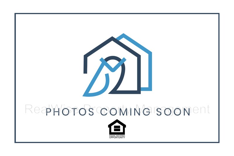 Primary Photo - 466 Marion Ln