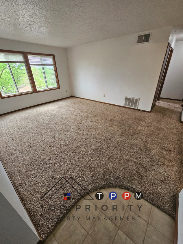 Primary Photo - 2 Bedroom | 1 Bathroom Duplex in Cedar Rap...