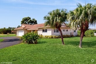 Building Photo - 221 Sudbury Dr
