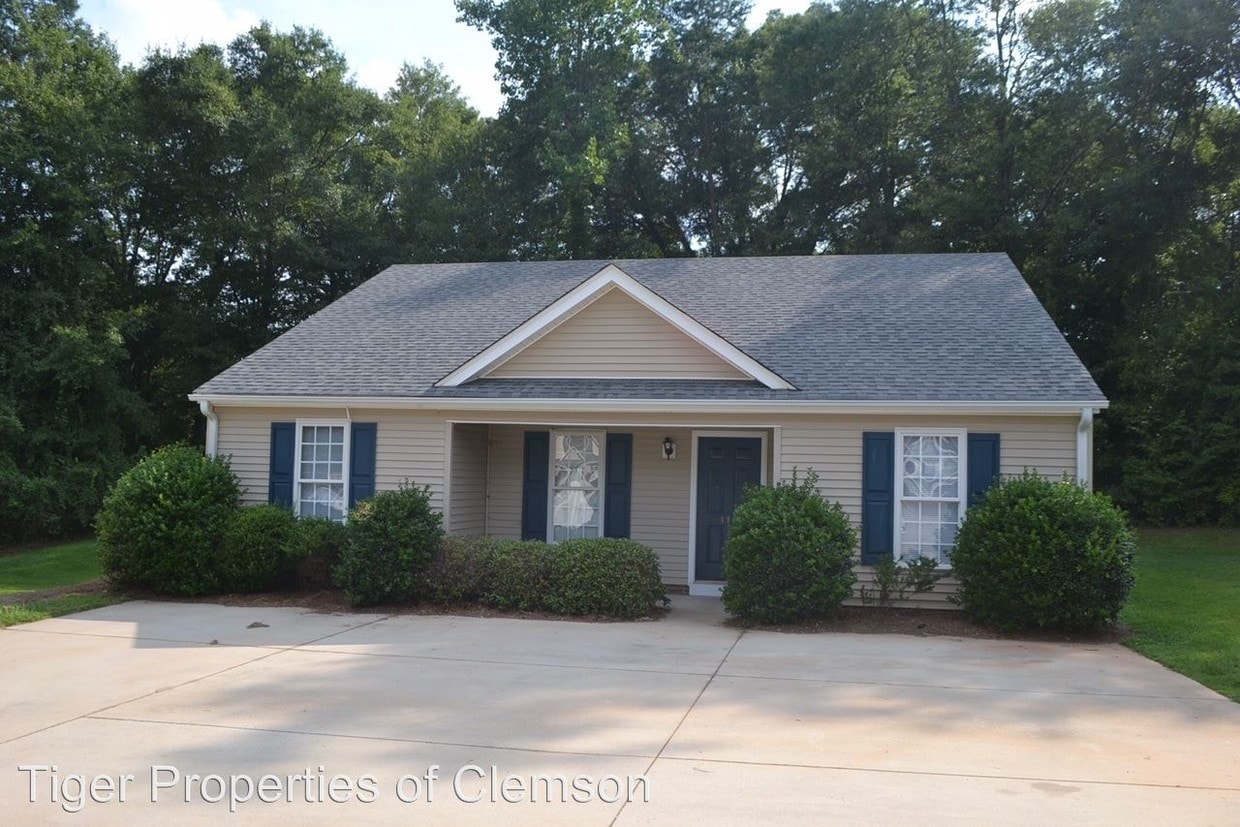 116 Water Oak Ln, Central, SC 29630 House for Rent in Central, SC