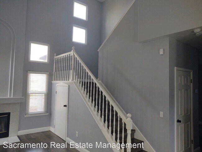 Building Photo - 3 br, 2.5 bath House - 9109 Redwater Drive