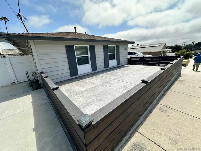 Building Photo - 819 Halecrest Dr