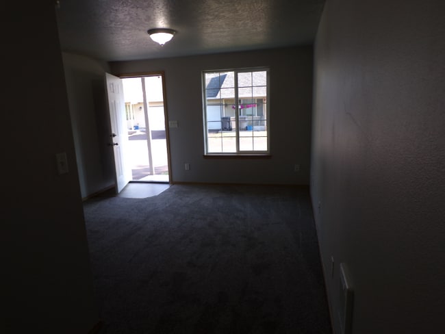 Building Photo - 1490 S 10th St