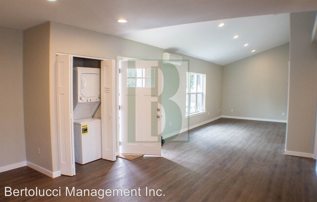 Foto del edificio - 1115 Cherry Ct