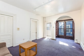 Building Photo - Twin Oaks