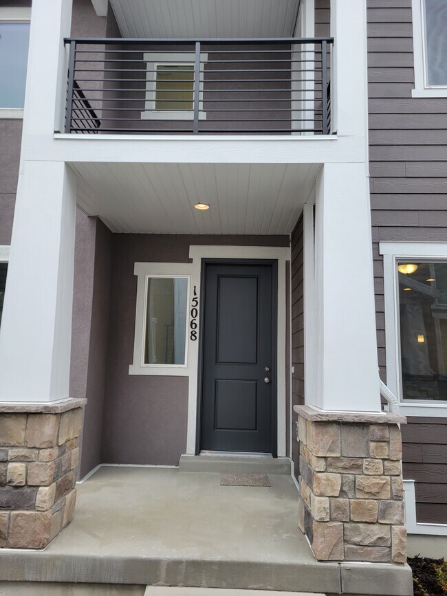 Building Photo - 15068 S Wild Horse Way