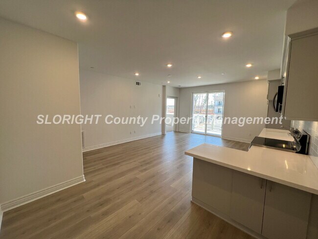 Foto del edificio - AVAILABLE JULY - New San Luis Obispo Condo - 3 Bedrooms / 2 Bathrooms