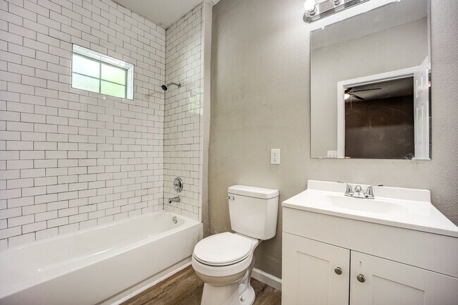 Foto del edificio - Freshly Updated 3 Bedroom House