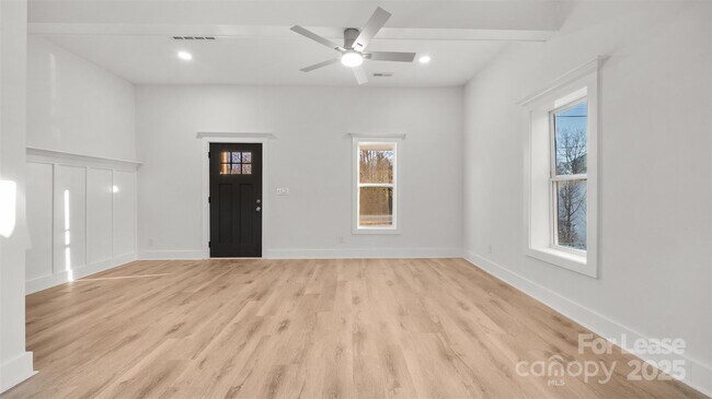 Foto del edificio - 55 Reed St NE