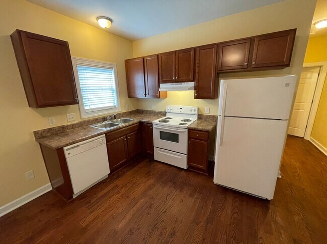 Foto del edificio - Nice 1 bed/1 bath duplex minutes from downtown Raleigh