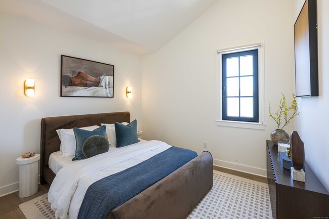 Foto del edificio - 100 E Putnam Ave