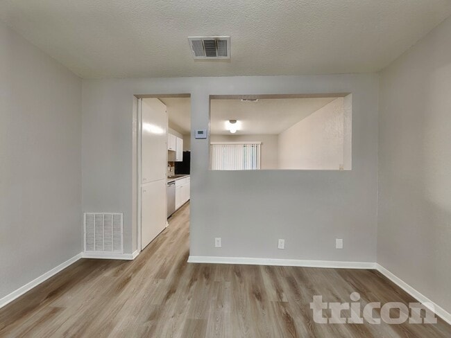 Building Photo - 9506 Sugarloaf Dr