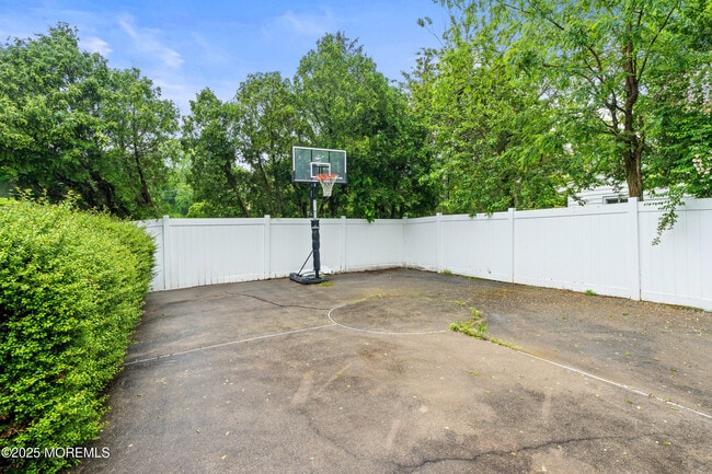 Building Photo - 606 Deal Rd