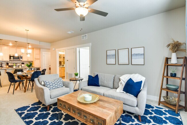 Building Photo - 4642 Hahns Peak Dr