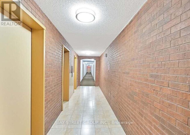Photo du bâtiment - 1250 Bridletowne Cir
