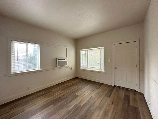 Building Photo - Adorable Three Bedroom on a Large Lot