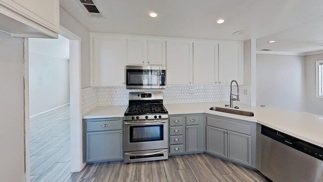 Building Photo - 15108 Ficus St