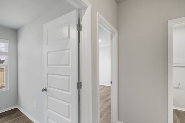 Foto del edificio - 6608 NW Vandergriff St